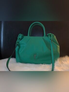 NWOT Boho Simply Vera Wang Satchel Purse Green With Chain Shoulder Strap